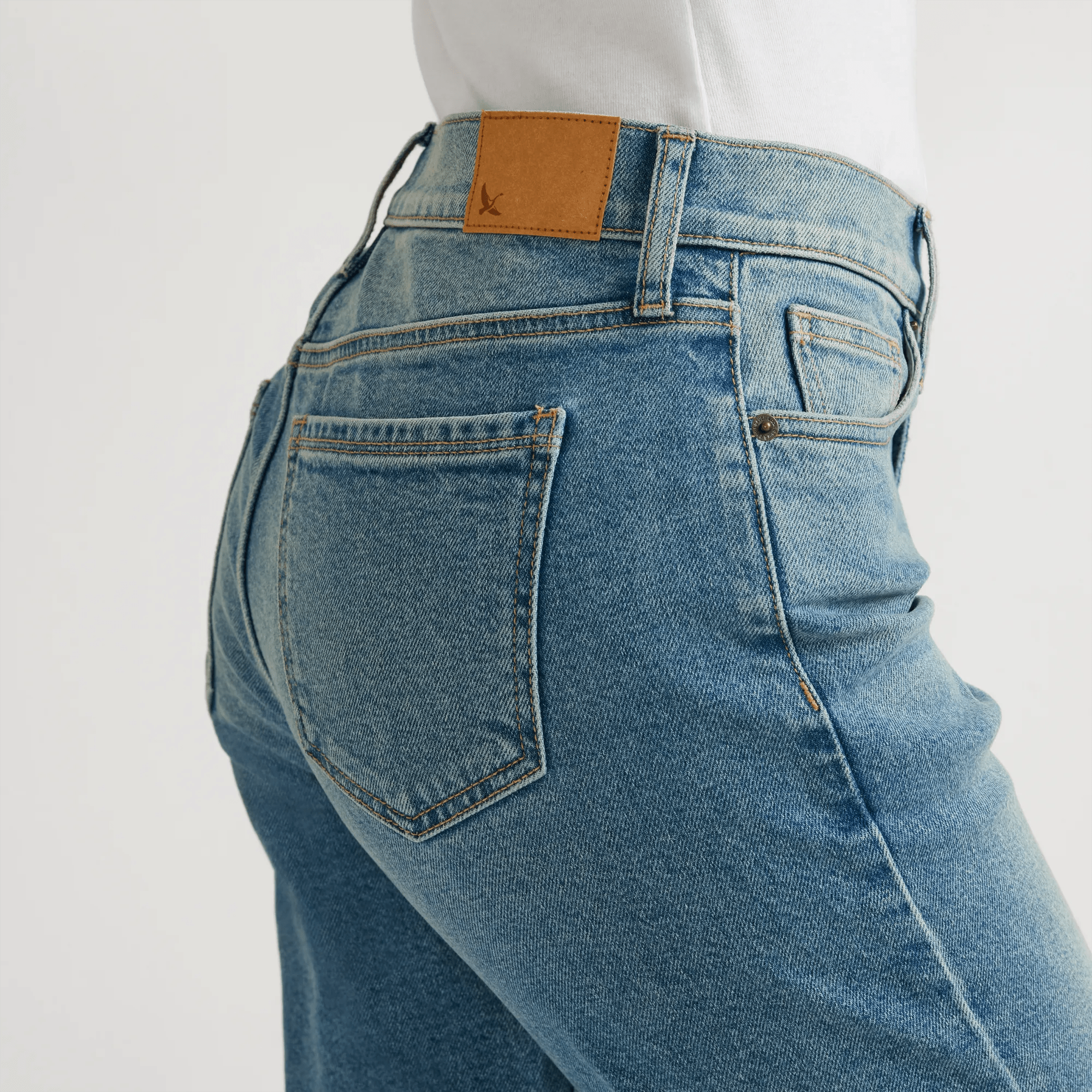 Women's Authentic 90s Boyfriend Relaxed Fit Jeans - Image 4