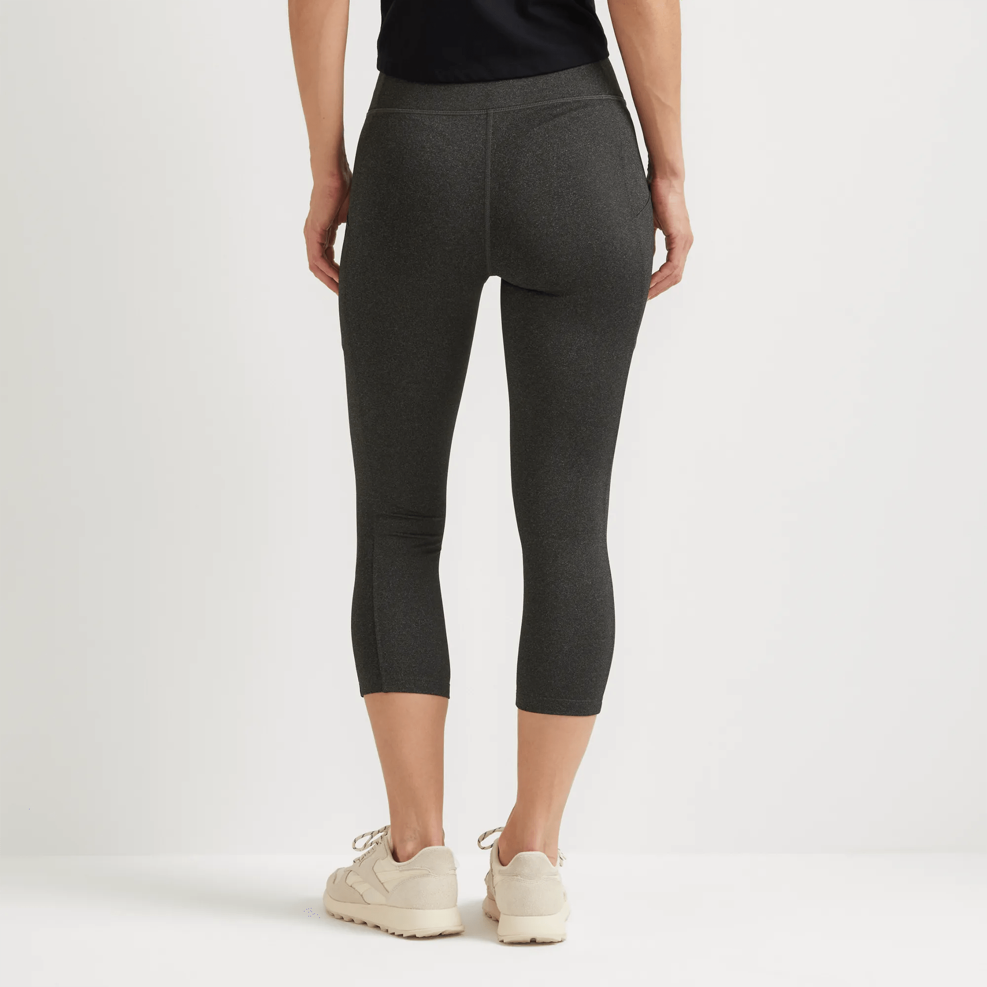 Women's Traverse Trail High-Rise Capri Leggings - Image 2